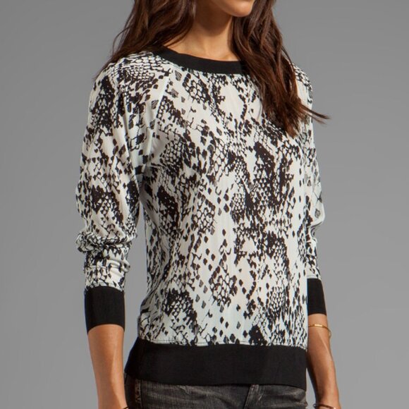 Trina Turk Pretty Python Georgette Hazel Silk Blouse -Size Small - Picture 1 of 7